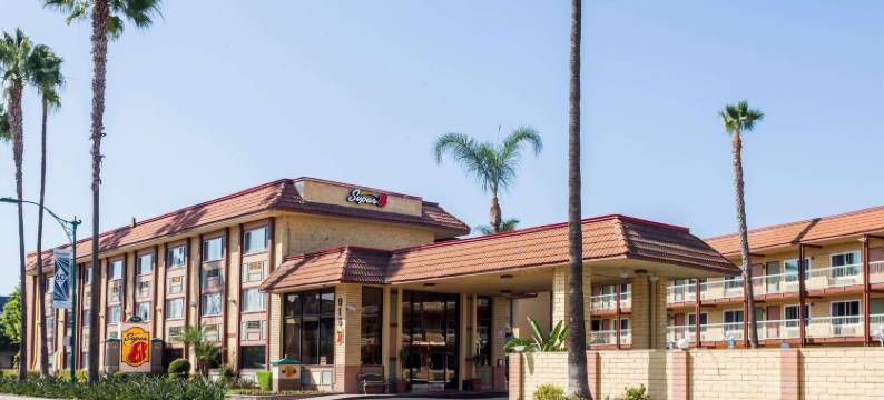 阿纳海姆迪士尼乐园大道速 8 酒店(Super 8 by Wyndham Anaheim/Disneyland Drive)图片