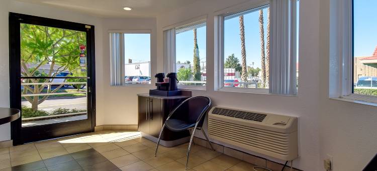 里布南6号汽车旅馆(Motel 6 Riverside, CA - South)图片