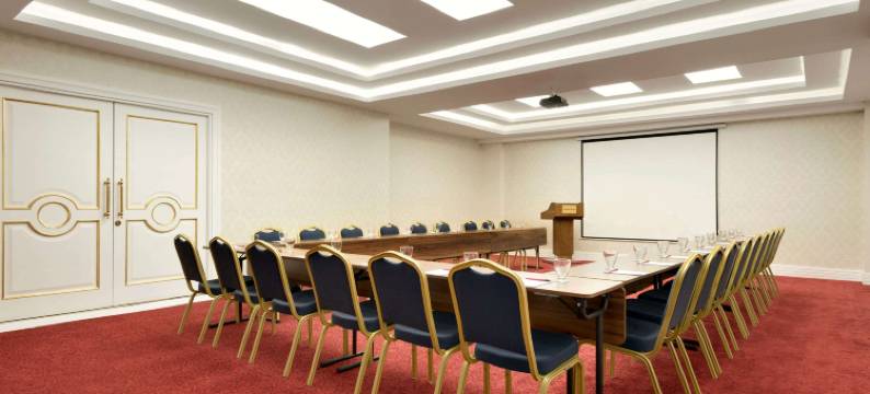 亚洛瓦温德姆华美达酒店(Ramada by Wyndham Yalova)图片