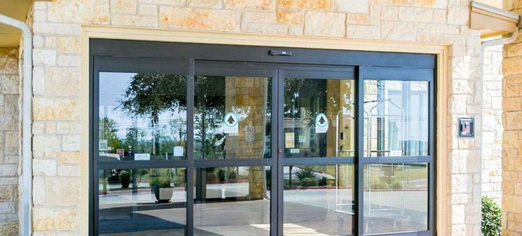 近棕榈州立公园的冈萨雷斯舒眠酒店及套房(Sleep Inn & Suites Near Palmetto State Park)图片