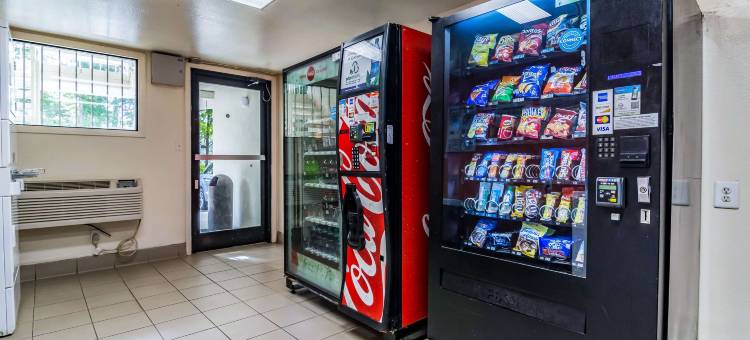 西南拉雷卡瑞6号汽车旅馆(Motel 6 Raleigh, NC Cary)图片