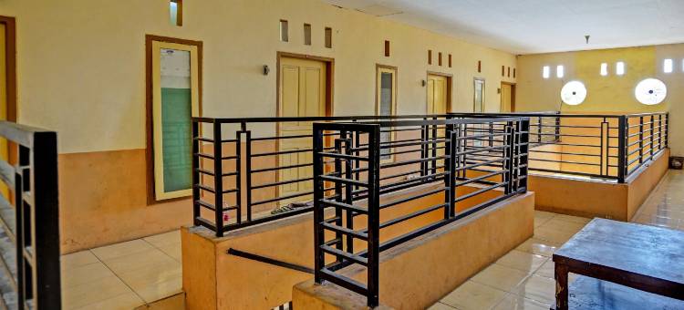 O酒店莉莉公寓伊斯兰旅馆靠近吉塔邦皇家城市(Hotel O Lili Kost SyariahNearKetapang Royal City)图片