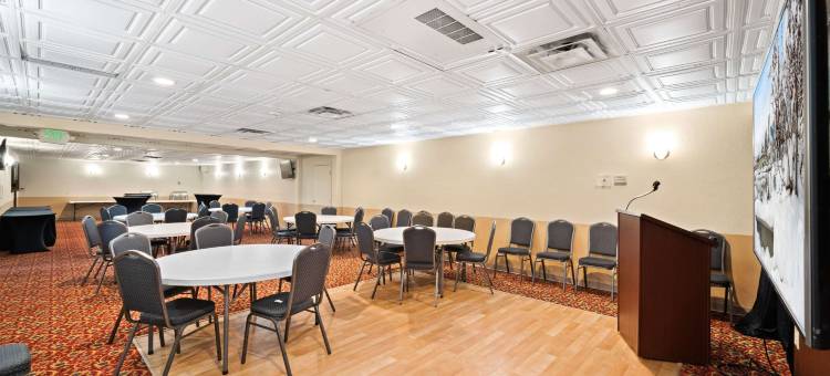 费尔班克斯凯隆套房酒店-近温赖特堡(Clarion Hotel & Suites Fairbanks Near Ft Wainwright)图片