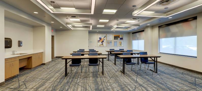 洲际酒店集团旗下霍利斯普林斯罗利地区智选假日酒店(Holiday Inn Express HOLLY SPRINGS - RALEIGH AREA by IHG)图片