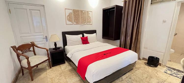 红门酒店靠近万鸦老市政厅(RedDoorz Near Kantor Walikota Manado)图片