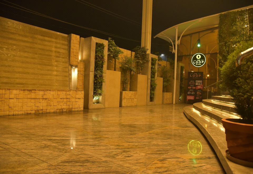 Dng the Grand Hotel Hotel Overview