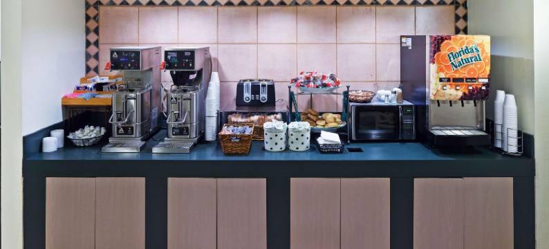 温德姆速8酒店老鹰关(Super 8 by Wyndham Eagle Pass)图片