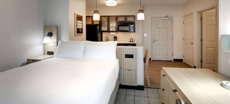 巴尔的摩机场索尼斯塔简单套房酒店(Sonesta Simply Suites Baltimore BWI Airport)图片