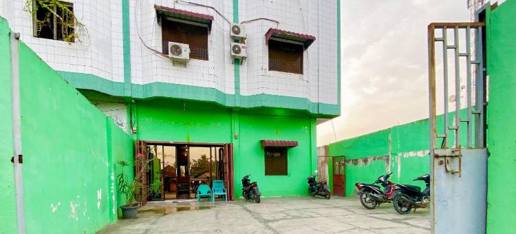 瑞德多兹 @ 斯塔尔希尔因西亚里亚特宾丁宜(RedDoorz @ Star Hill Inn Syariah Tebing Tinggi)图片