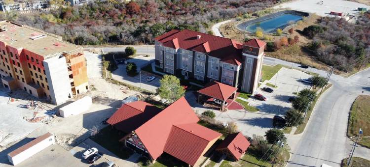 沃斯堡莱克沃思拉昆塔温德姆套房酒店(La Quinta Inn & Suites by Wyndham Fort Worth - Lake Worth)图片
