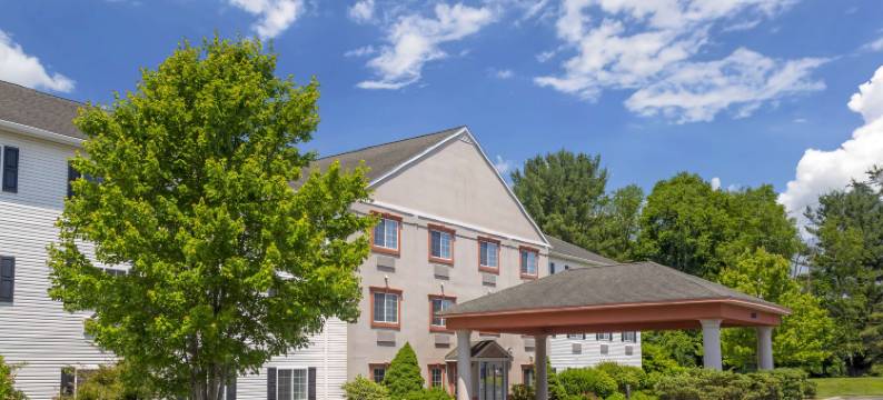 伯克希尔山贝斯特韦斯特优质套房酒店(Best Western Plus Berkshire Hills Inn  Suites)图片