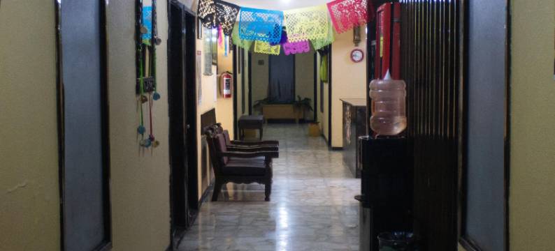 OYO 科隆酒店，双百广场，萨卡特卡斯中心(OYO Hotel Colón, Plaza Bicentenario, Zacatecas Centro)图片