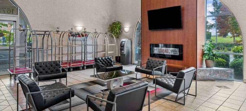 塔科机场华美达酒店(Ramada by Wyndham SeaTac Airport)图片