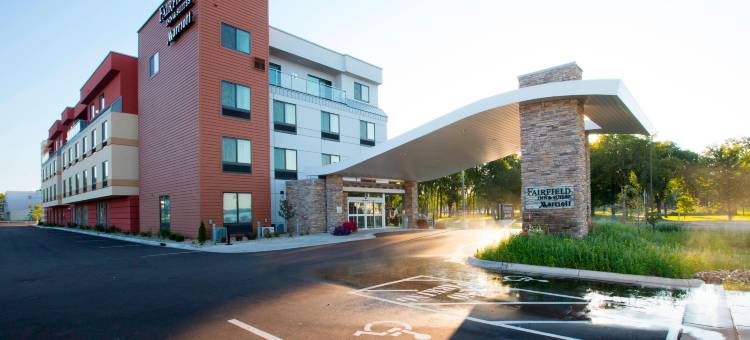 底特律莱克斯万枫酒店及套房(Fairfield Inn & Suites Detroit Lakes)图片