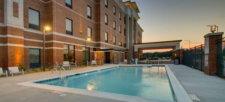 斯尼兹渡轮北塔普赛尔海滩希尔顿欢朋酒店(Hampton Inn by Hilton Sneads Ferry North Topsail Beach)图片