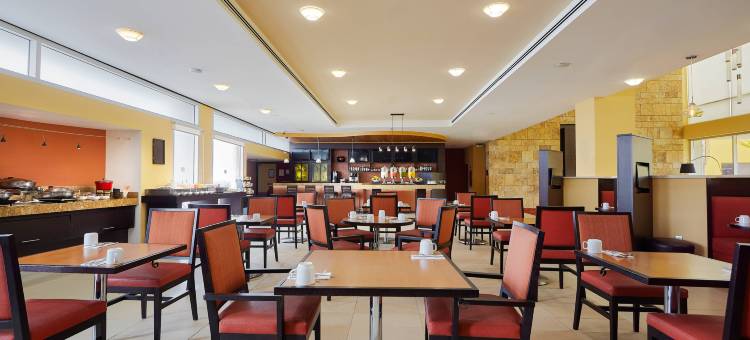 莱昂波利弗拉姆万怡酒店(Courtyard Leon at the Poliforum)图片