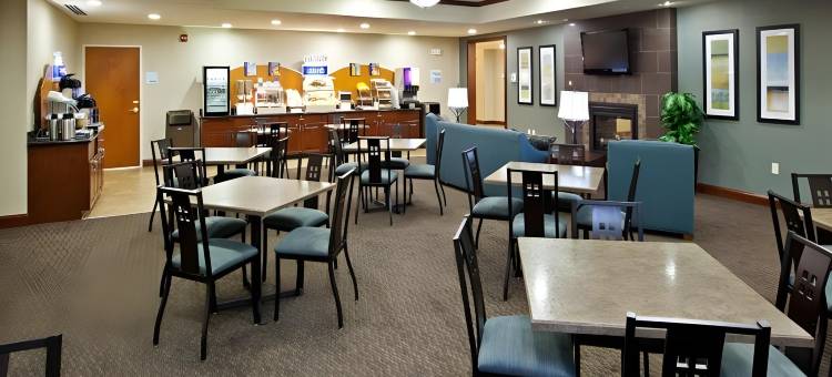 智选假日套房酒店里普利(Holiday Inn Express & Suites Ripley)图片