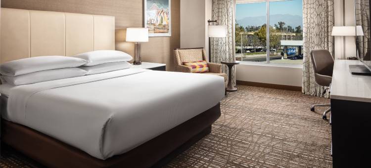 安大略机场逸林酒店(DoubleTree by Hilton Ontario Airport)图片
