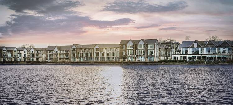 德威尔柯茨窝尔山水上乐园酒店(De Vere Cotswold Water Park)图片