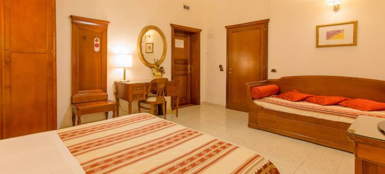 马里亚诺IV皇宫酒店(Mariano IV Palace Hotel)图片