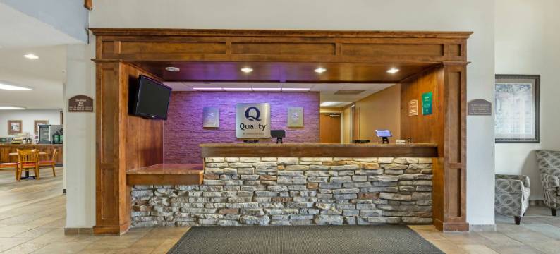 麦迪逊堡凯艺套房酒店 - 近 61 号公路(Quality Inn & Suites Fort Madison Near Hwy 61)图片