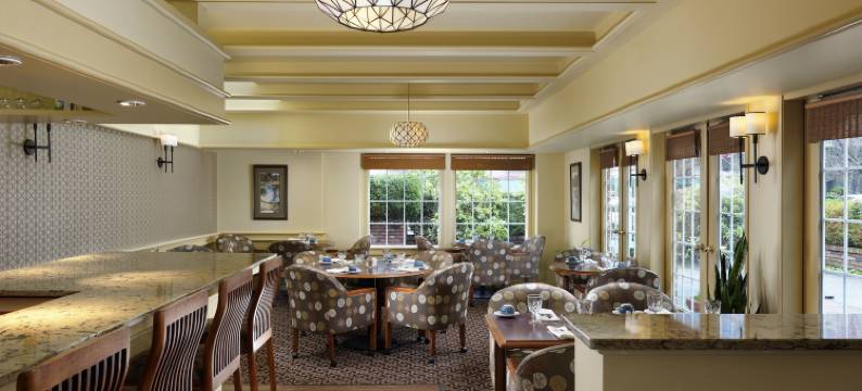 苏格兰皇家套房酒店(Royal Scot Hotel & Suites)图片