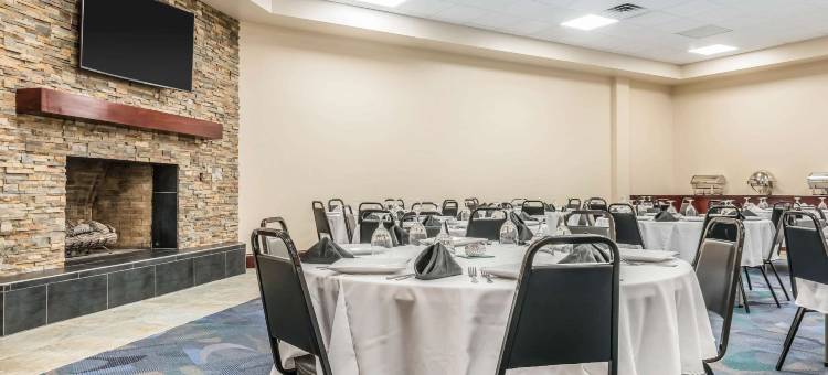 克拉丽奥酒店-贝尔弗农(Clarion Inn Belle Vernon)图片