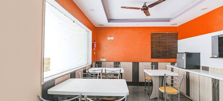 Fabhotel Vrj 住宅(FabHotel Vrj Residency - 500M from Chennai Trade Center)图片