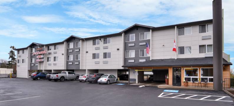 克拉克马斯套房旅馆(Clackamas Inn and Suites)图片