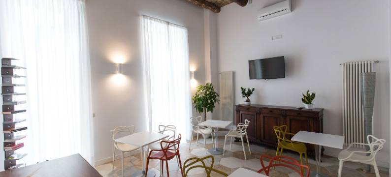 萨沃伊河滨酒店(Savoy Riviera)图片