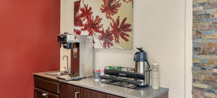 亚特兰大-肯纳瑟州立大学红顶酒店(Red Roof Inn Atlanta - Kennesaw State University)图片