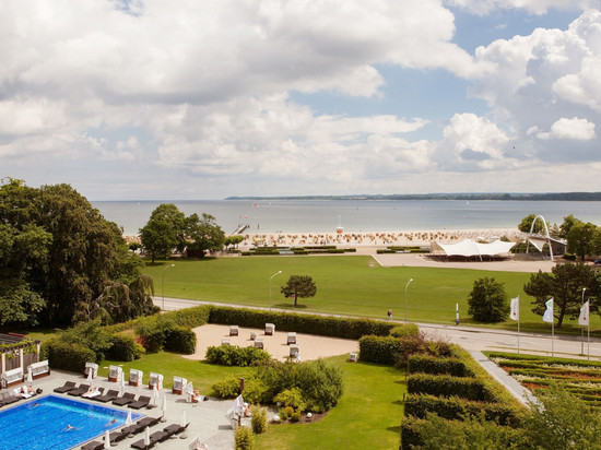 特拉沃明德罗莎酒店