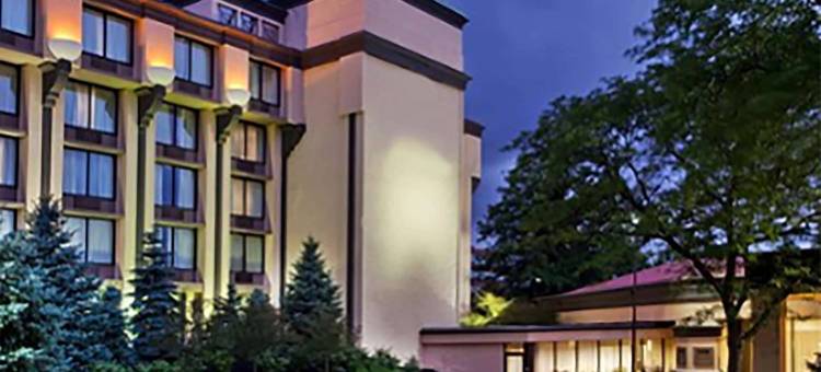 克里夫兰独立村华美达酒店(Ramada by Wyndham Cleveland Independence)图片