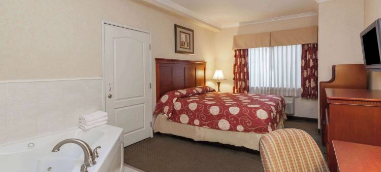 温德姆豪生贝克斯菲尔德酒店(Howard Johnson by Wyndham Bakersfield)图片