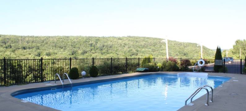 伯克希尔旅行旅馆(Berkshire Travel Lodge)图片