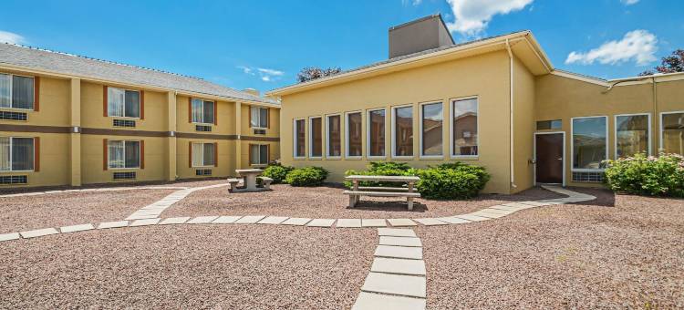 弗罗斯特堡坎伯兰凯艺套房酒店(Quality Inn & Suites Frostburg-Cumberland)图片