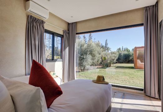 Villa Rosea Hotel Overview