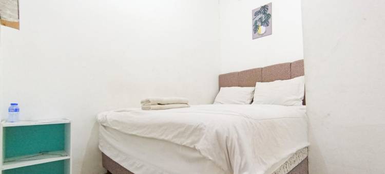 Ariska Room Near Alun Alun Jombang RedPartner图片