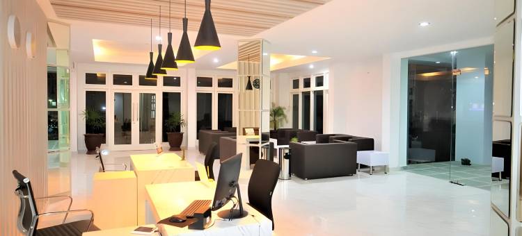 Grand Nur Boutique Hotel Watampone图片