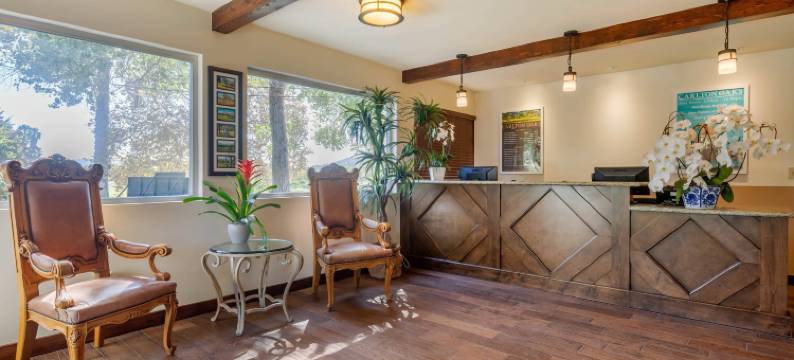 卡尔顿奥克斯旅馆-阿桑德连锁酒店(Carlton Oaks Lodge, Ascend Hotel Collection)图片