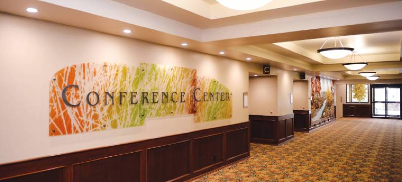 埃姆斯会议中心近 ISU 校园凯艺套房酒店(Quality Inn & Suites Ames Conference Center Near Isu Campus)图片
