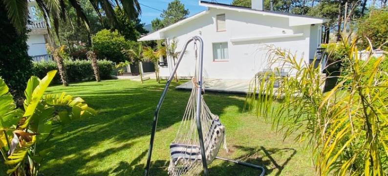 Sunny Home Near the Sea图片