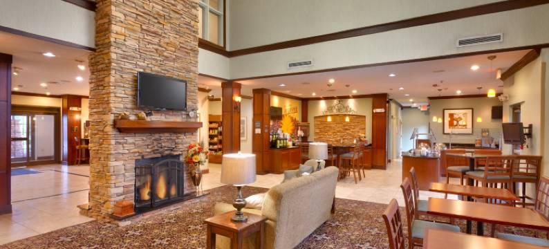 Staybridge Suites 奥马哈80和道奇 by IHG(Staybridge Suites OMAHA 80TH AND DODGE by IHG)图片