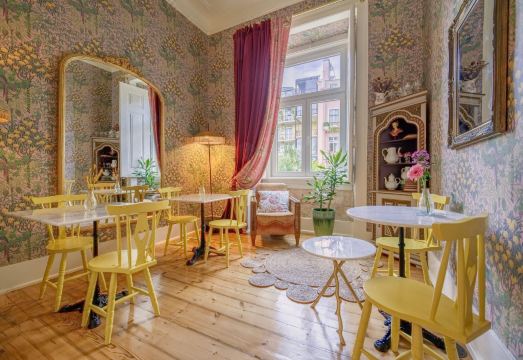 Casinha das Flores Hotel Overview