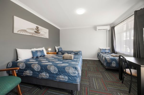 Castle Motel Bairnsdale Hotel Overview