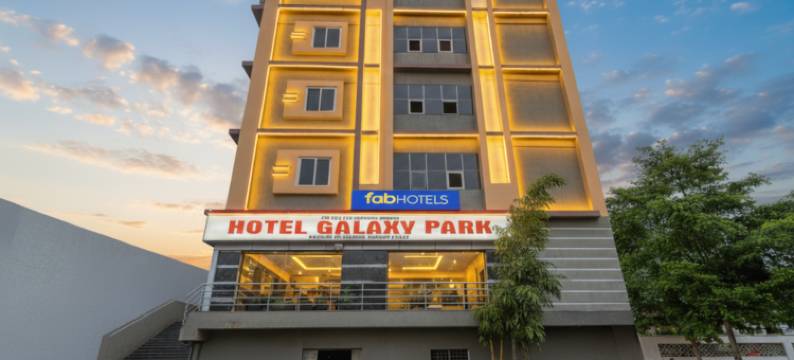 Itsy酒店银河公园(FabHotel Galaxy Shamshabed)图片