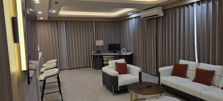 广场宫酒店(Plaza Court Hotel)图片