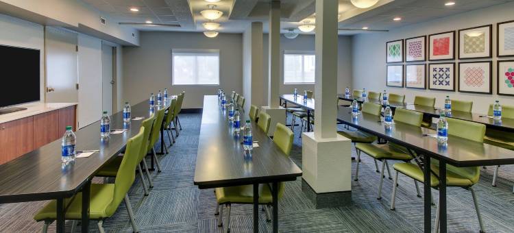 Holiday Inn Express 西棕榈湾泳滩地铁中心(Holiday Inn Express WEST PALM BEACH METROCENTRE by IHG)图片