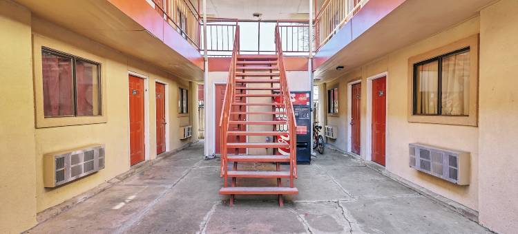 瑞莱克斯大草原城达拉斯I 30汽车旅馆(Relax Motel Grand Prairie Dallas I 30)图片