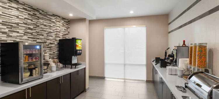费耶特维尔拉昆塔温德姆套房酒店(La Quinta Inn & Suites by Wyndham Fayetteville)图片